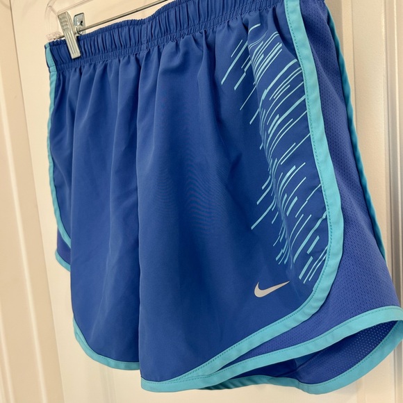 Nike Tempo Running Shorts Size Medium - Picture 3 of 9
